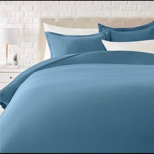 Amazon Basics Duvet Cover Set with Shams